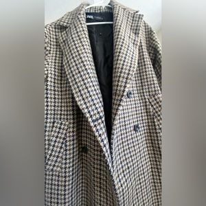 Zara woollen houndstooth coat. Manteco textile mills wool, Italy. US M-L